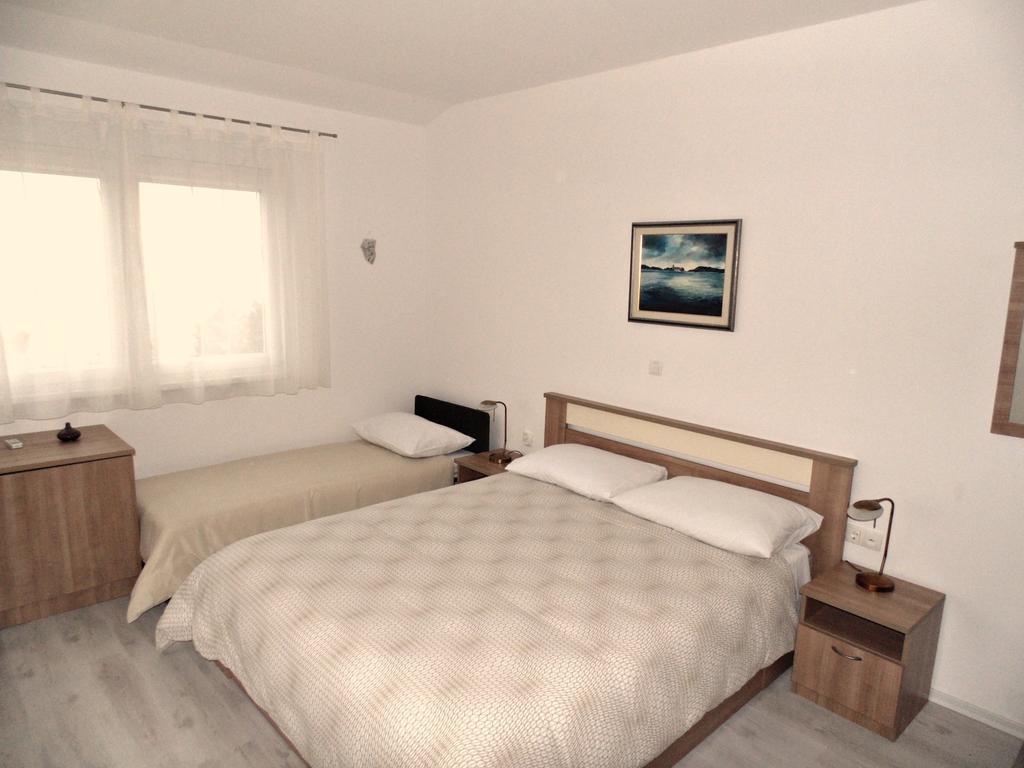 House Natali 70M From The Beach - Free Ev Top Up Rtina Exterior photo
