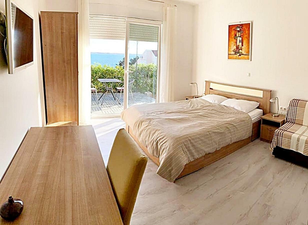 House Natali 70M From The Beach - Free Ev Top Up Rtina Exterior photo